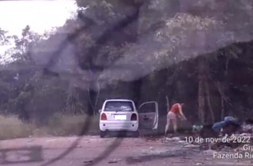  Mulher é flagrada jogando lixo em área de mata em FRG