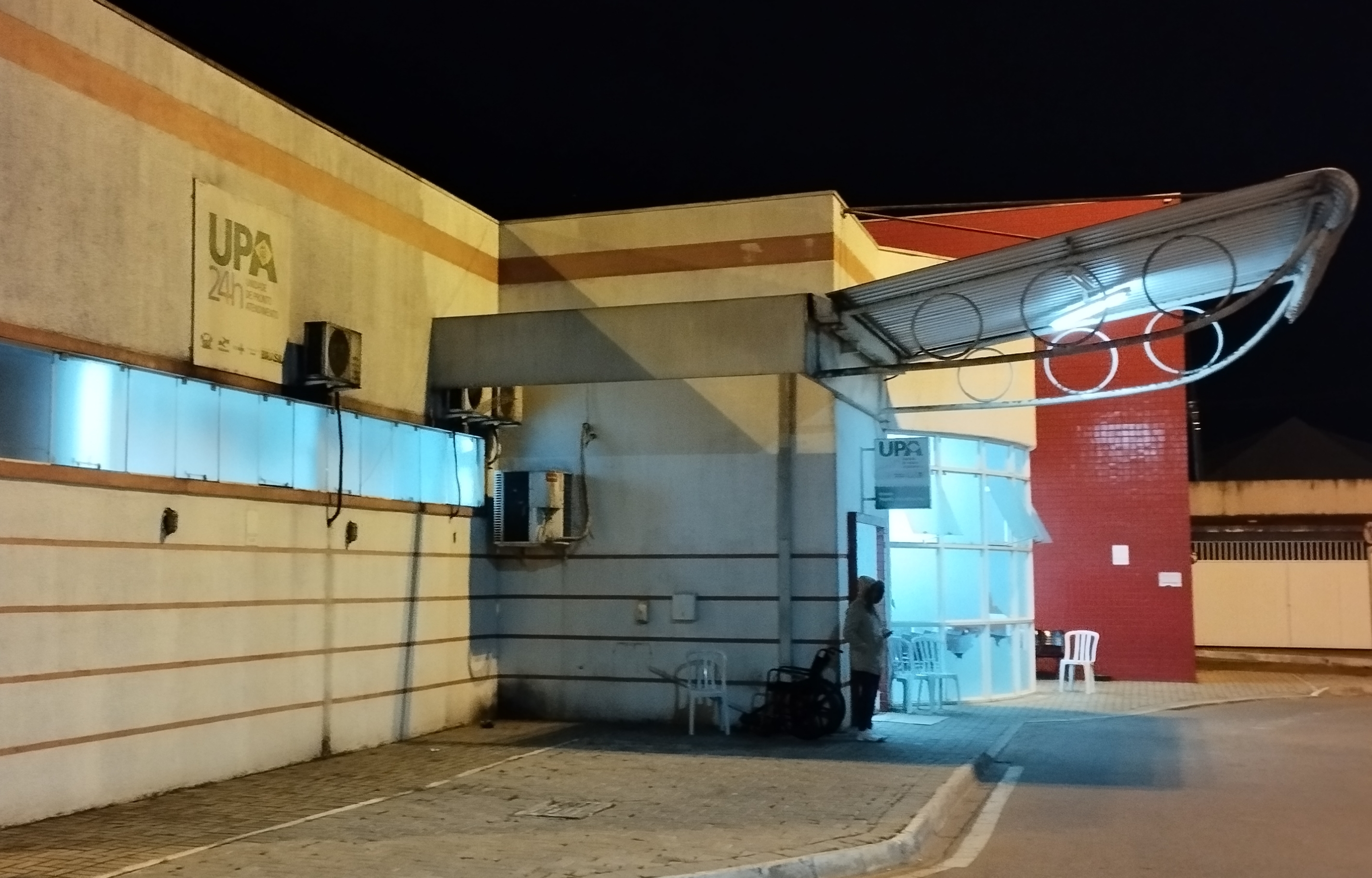  Mulher é esfaqueada por ex-companheiro dentro de casa em FRG