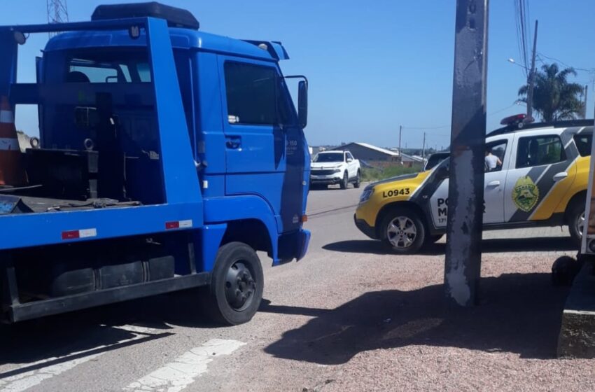  Motociclista fica gravemente ferida em colisão com caminhão em FRG