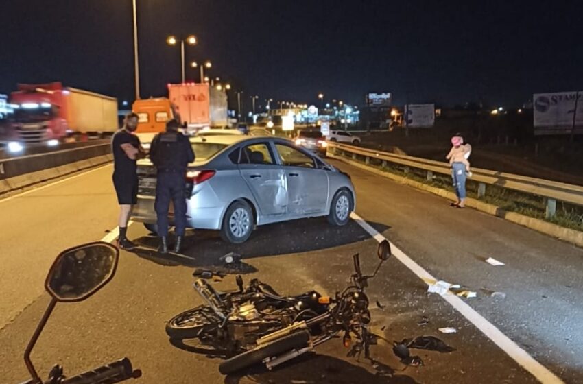  Acidente entre dois carros e uma moto deixa jovem ferido na BR-116 em FRG