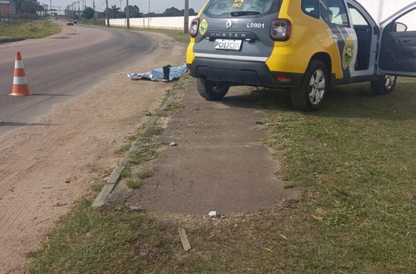  Motociclista morre após bater contra poste em FRG