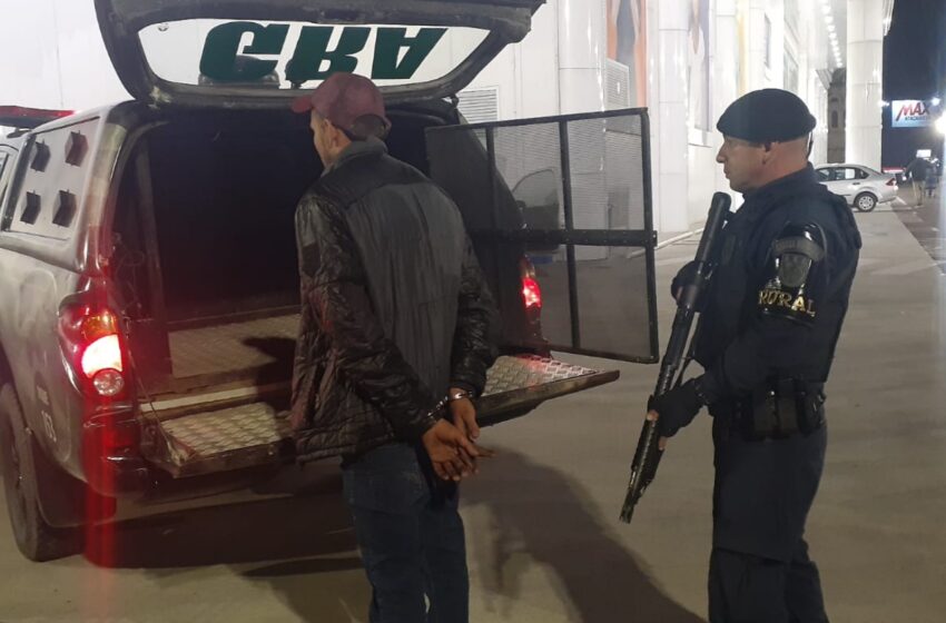  Jovem é preso pela Guarda Municipal de FRG tentando negociar carro roubado