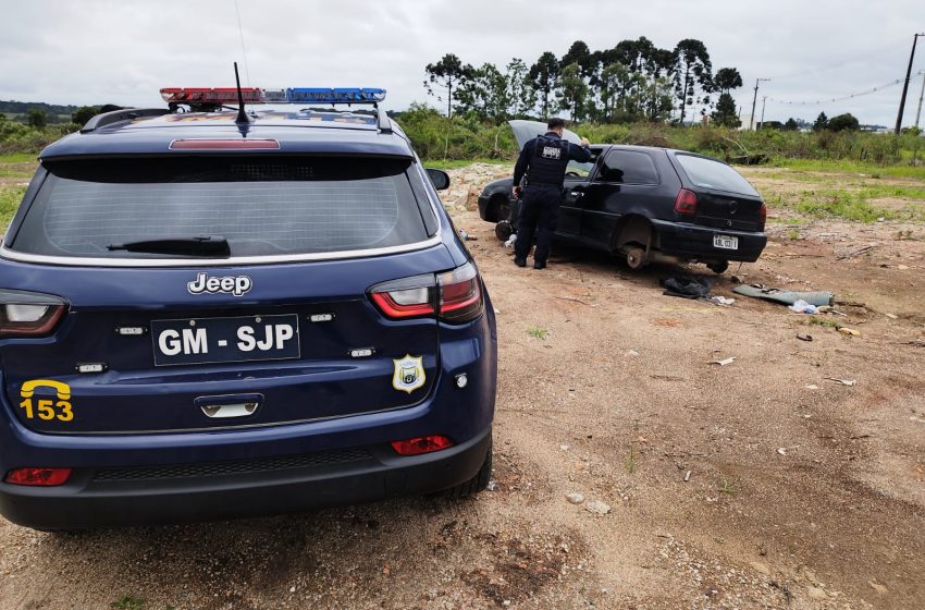  Carro roubado em FRG é encontrado “depenado” em São José dos Pinhais