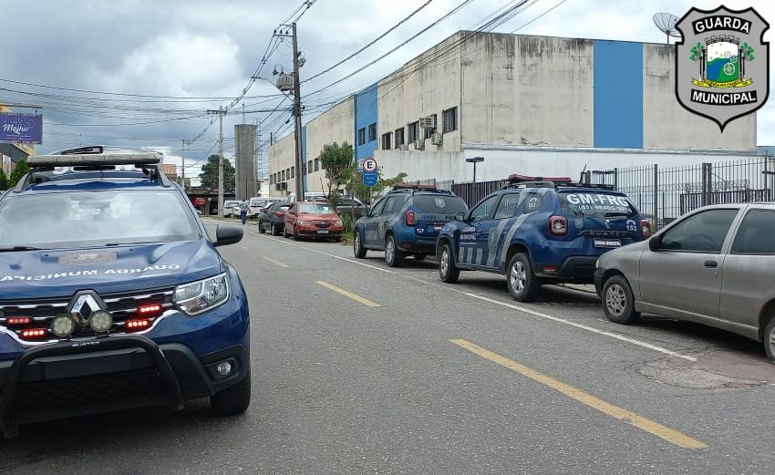  Dois menores são apreendidos pela Guarda Municipal de FRG suspeitos de roubarem celulares