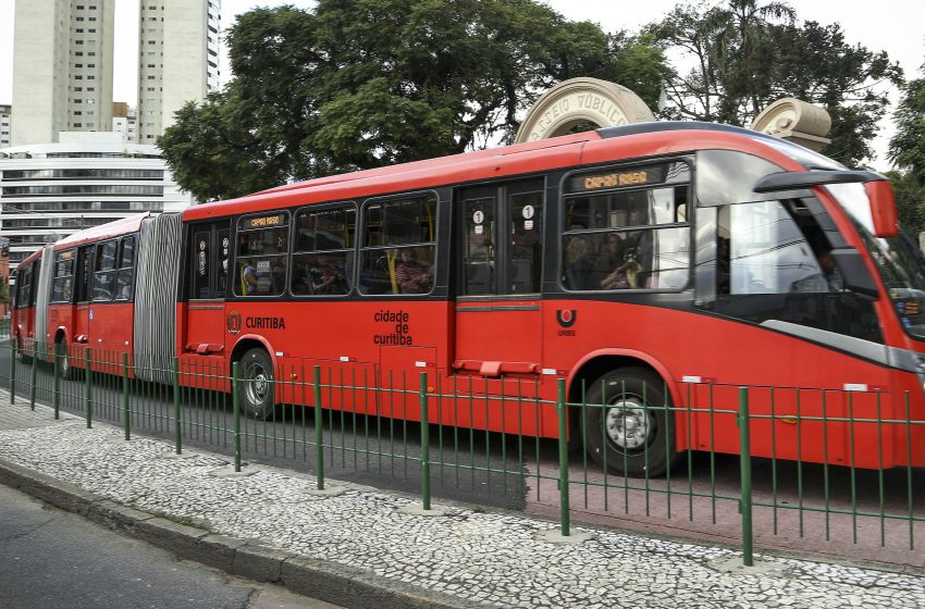  Tarifa de ônibus em Curitiba tem reajuste e vai para R$ 6,00 nesta quarta-feira (1°)