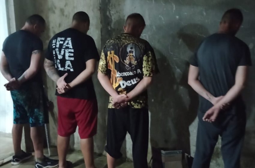  PM prende quatro e recupera caminhão e carga roubado, em Fazenda Rio Grande