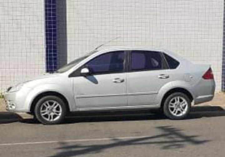  Carro é roubado por bandido armado em FRG