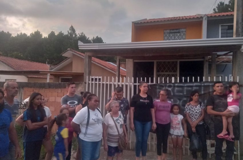  Após terem casas parcialmente atingidas por desabamento, moradores cobram prazo para solução em FRG