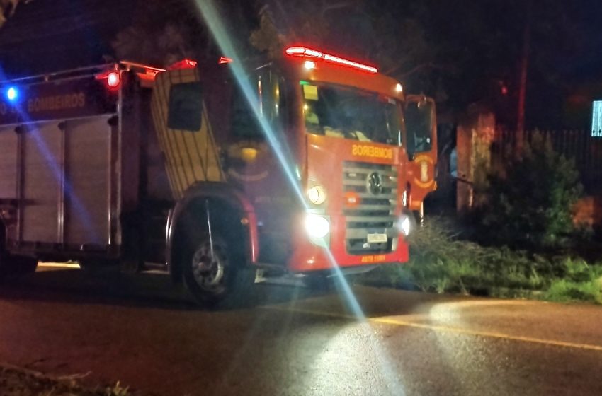  Casa onde mulher foi morta a facadas, é destruída por incêndio