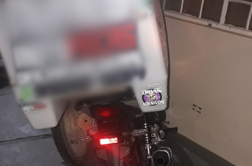  Motociclista sem habilitação e que empinava moto é detido pela Polícia Militar e tem moto apreendida