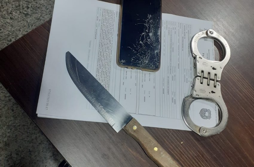  Homem é preso pela GM após agredir esposa e ameaçá-la com faca em FRG