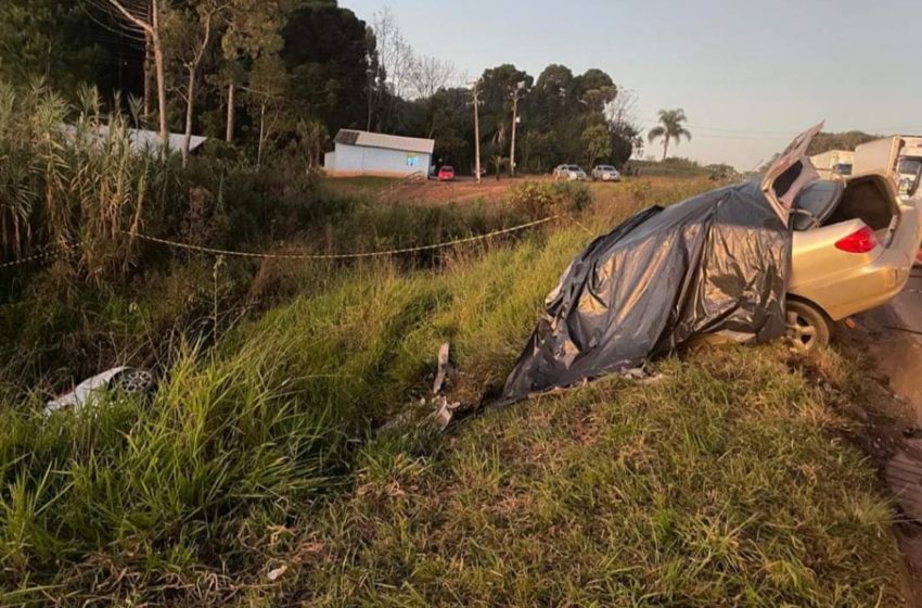  Acidente envolvendo carro com placas de FRG deixa quatro mortos na BR-277, em Palmeira